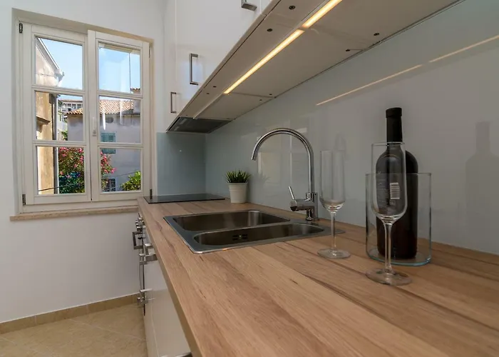 Catania Мали-Лошинь