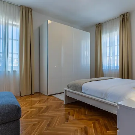 Apartment House Catania *
