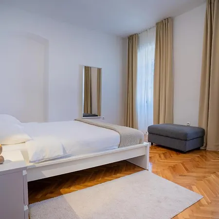 Apartment House Catania *