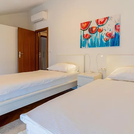 Apartment House Catania *