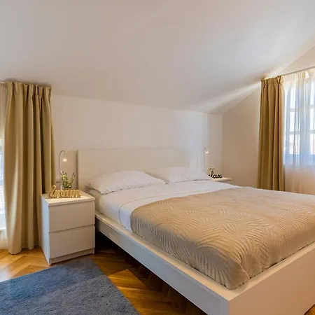 Apartment House Catania