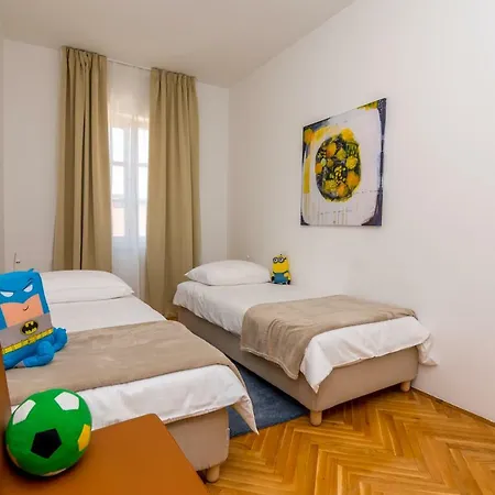 Apartment House Catania *