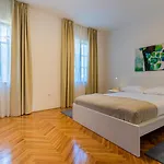 Catania Апартаменты Мали-Лошинь